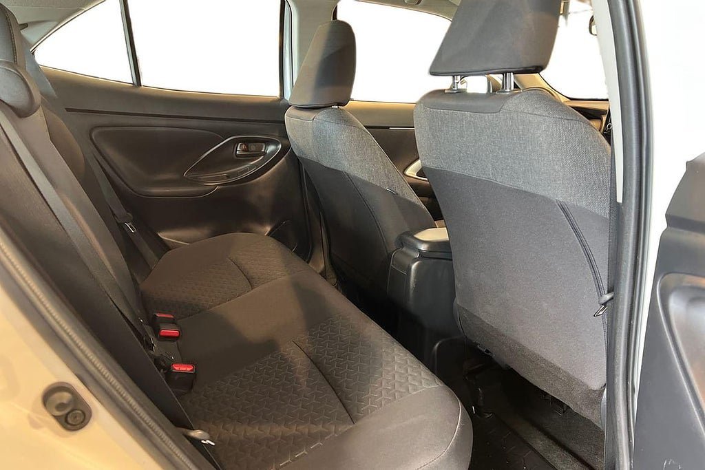 Vehicle Image 10
