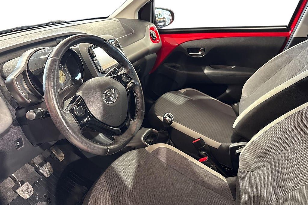 Vehicle Image 14