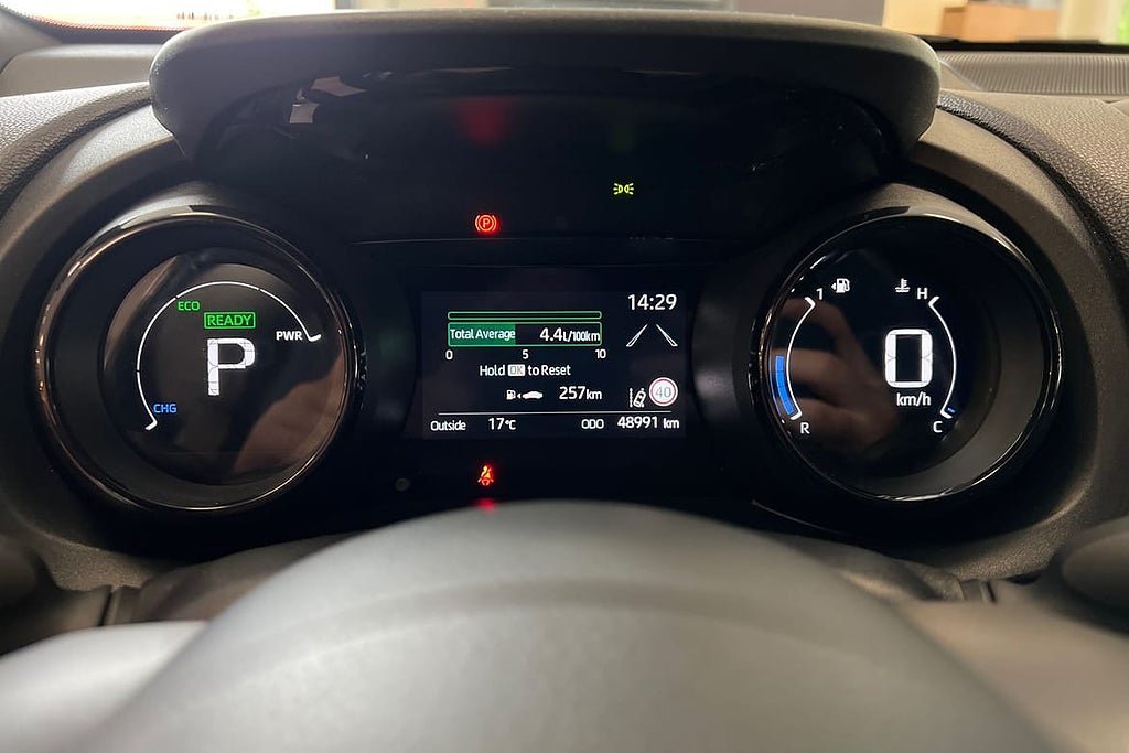 Vehicle Image 16
