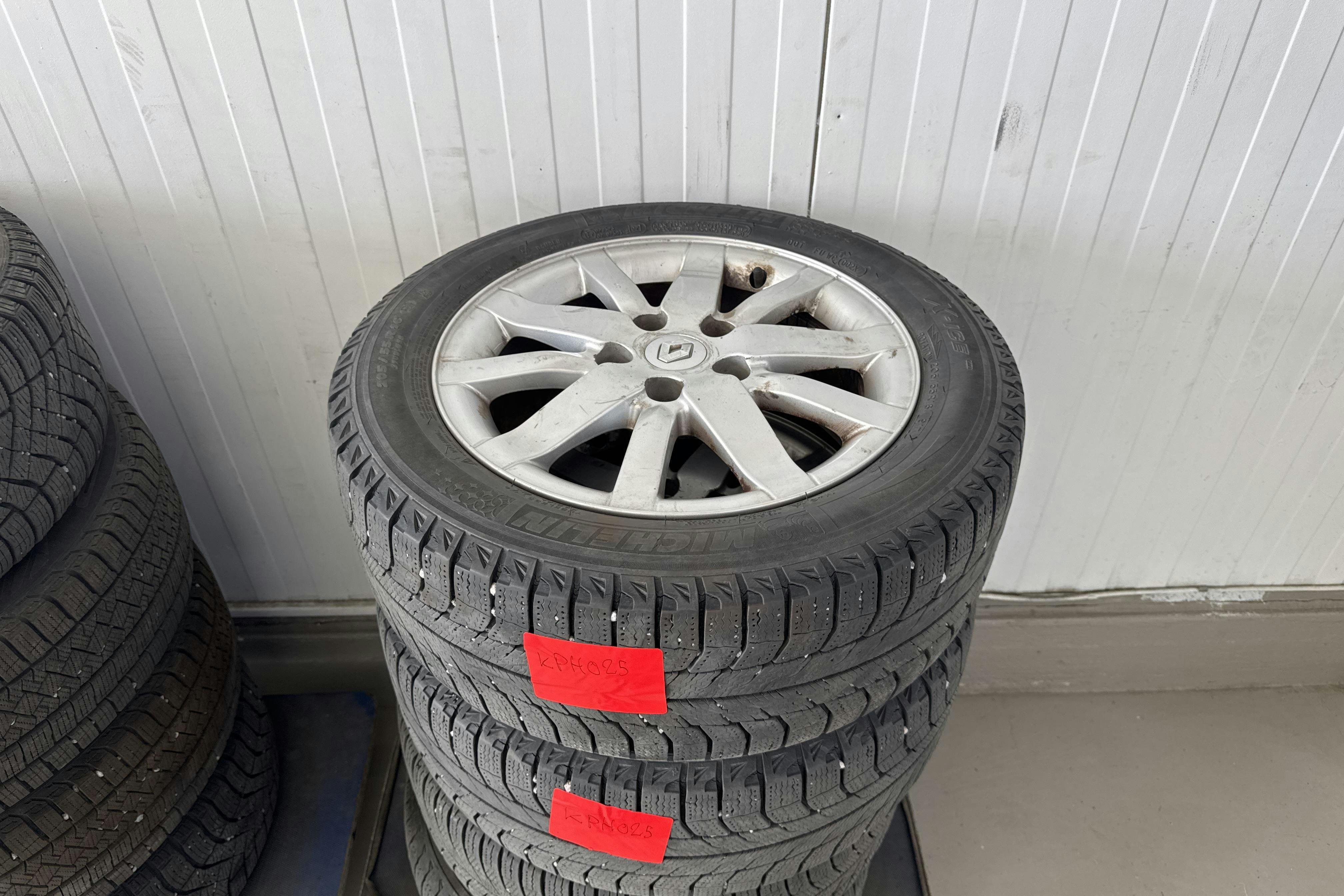 Vehicle Image 15