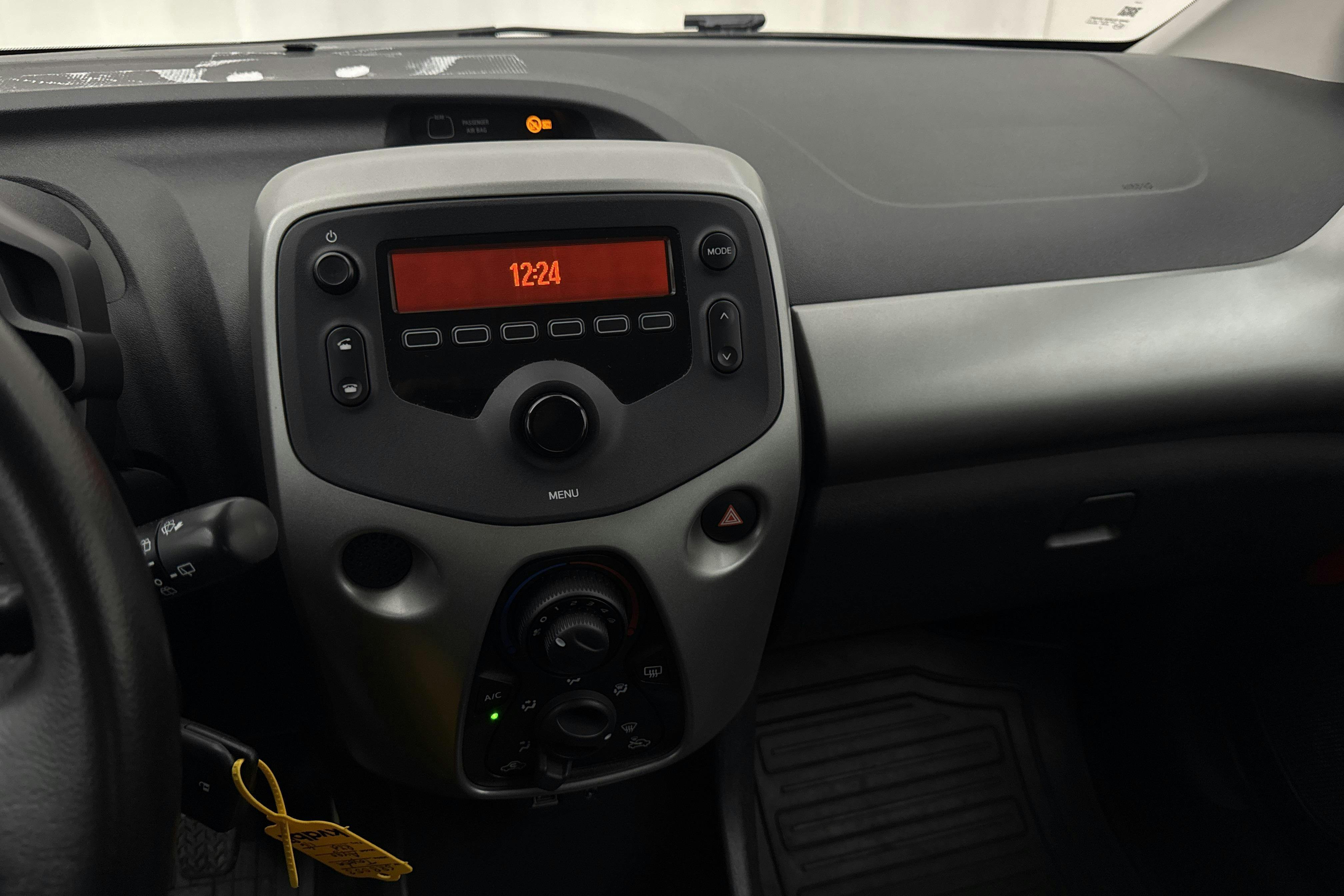 Vehicle Image 11