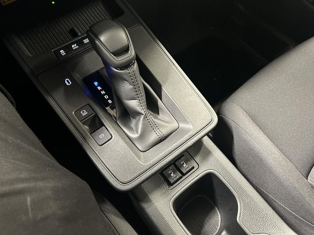 Vehicle Image 17