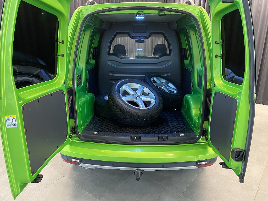 Vehicle Image 25