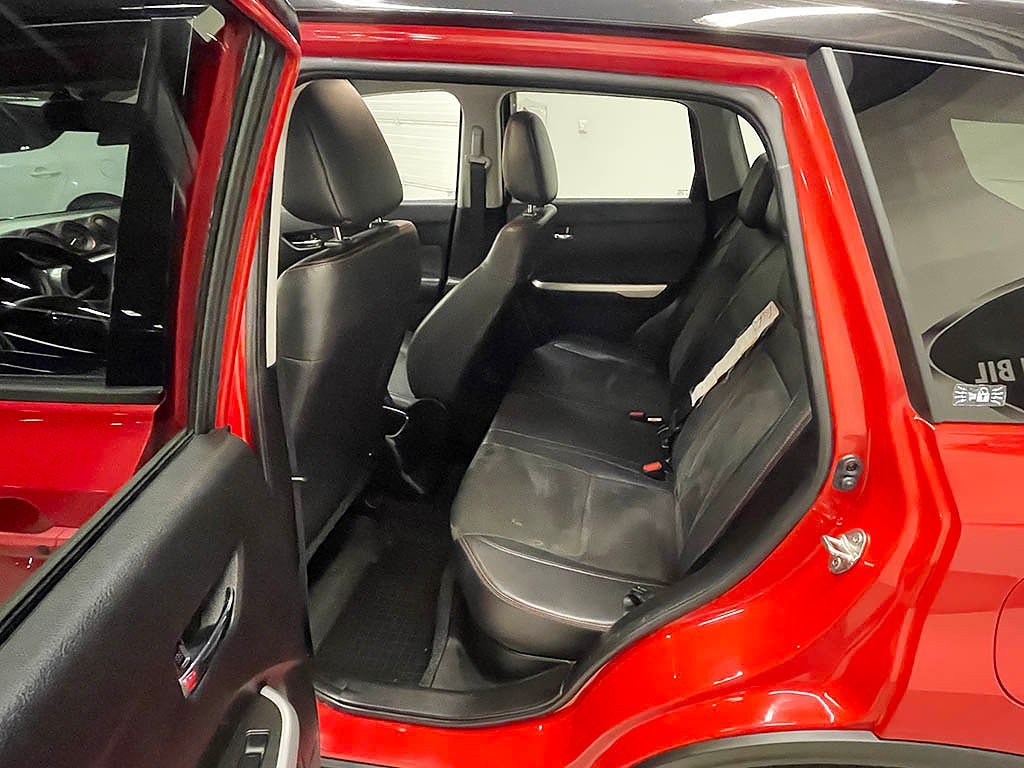 Vehicle Image 4