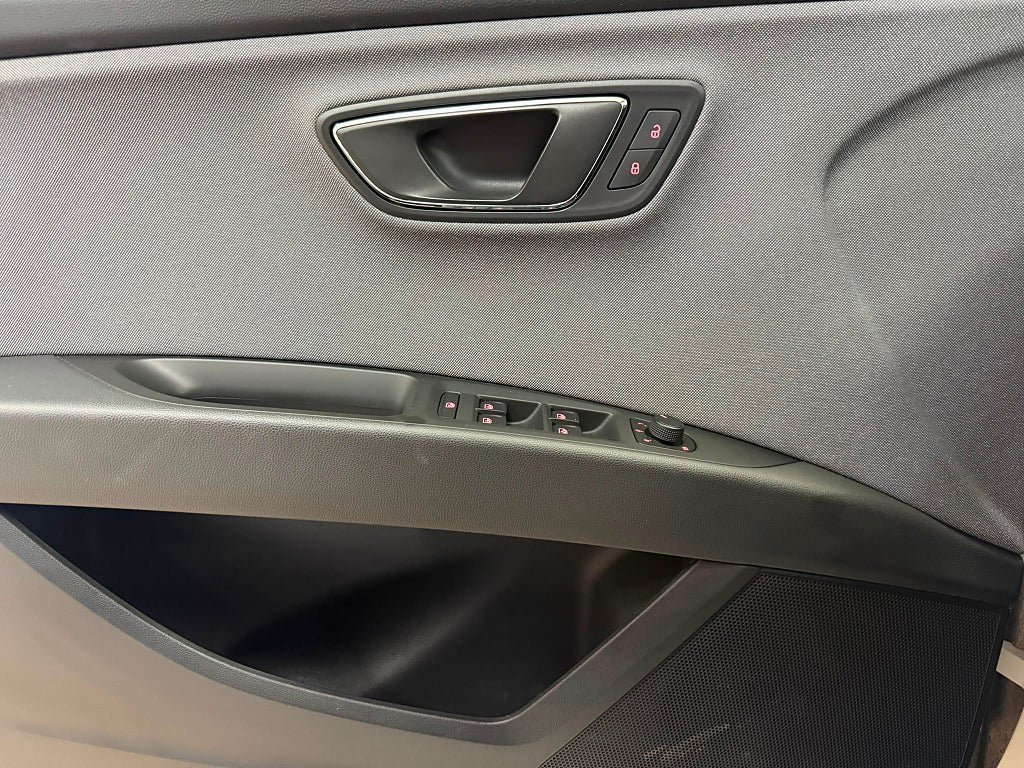 Vehicle Image 28
