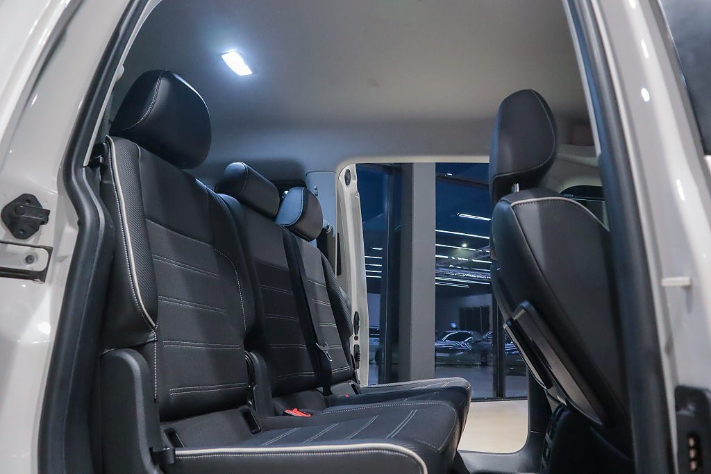Vehicle Image 13