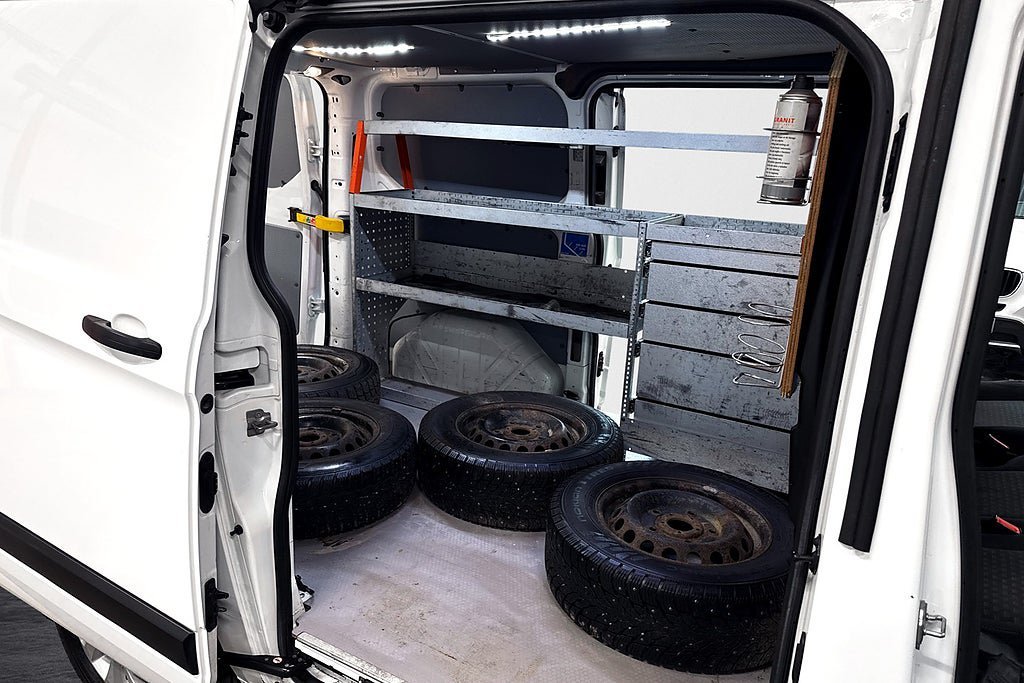 Vehicle Image 9