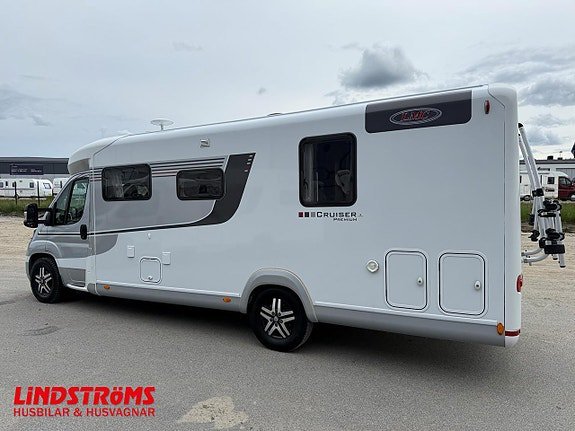 Vehicle Image 23