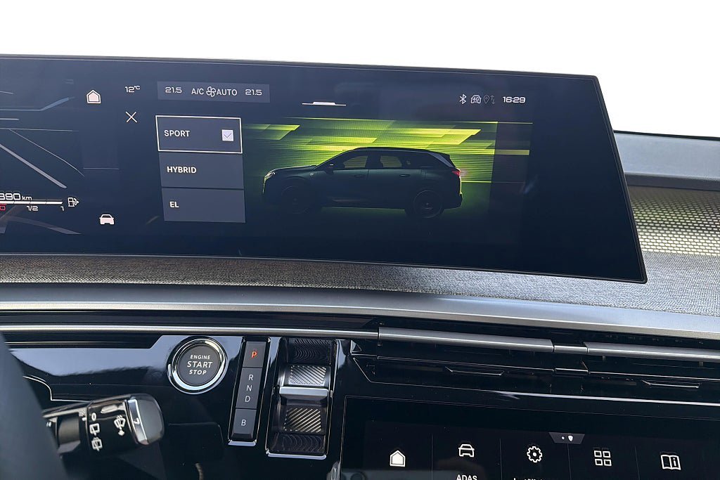 Vehicle Image 25