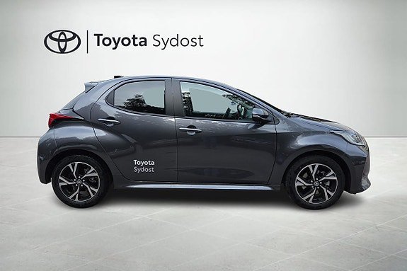 Vehicle Image 6