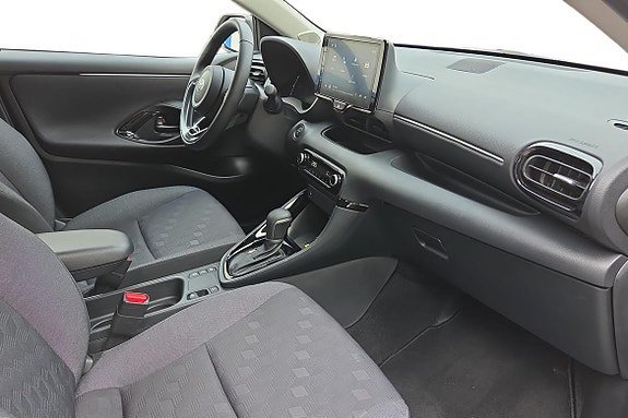 Vehicle Image 12