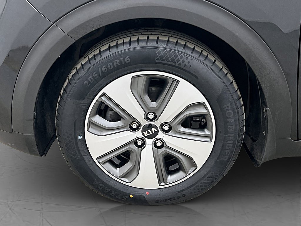 Vehicle Image 32