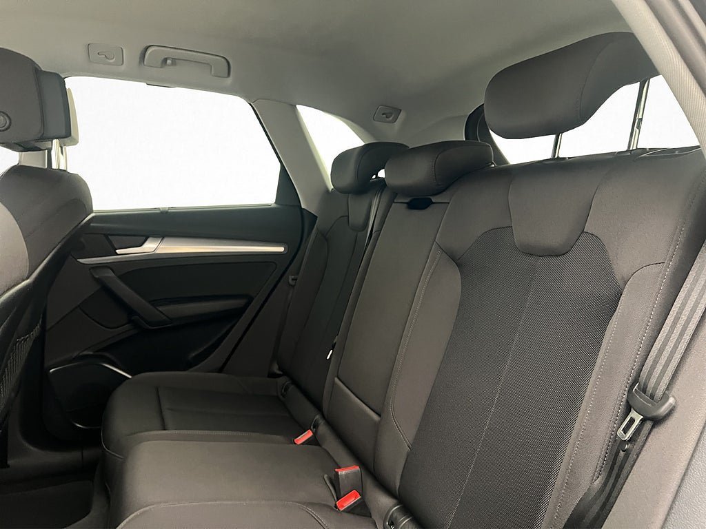 Vehicle Image 28