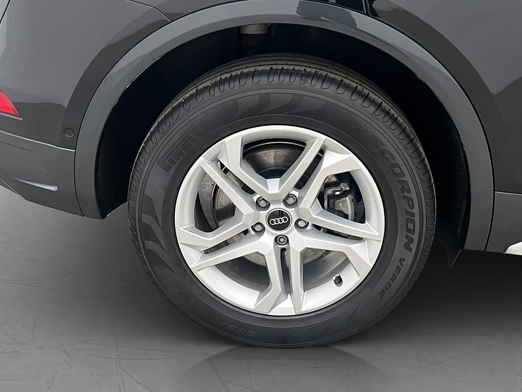 Vehicle Image 36