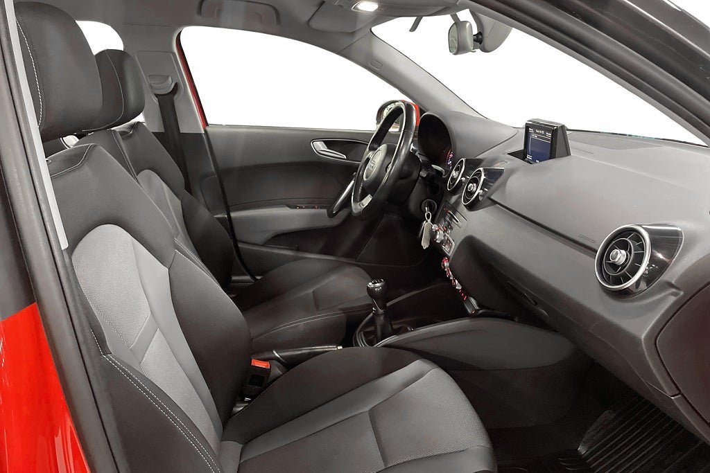 Vehicle Image 14
