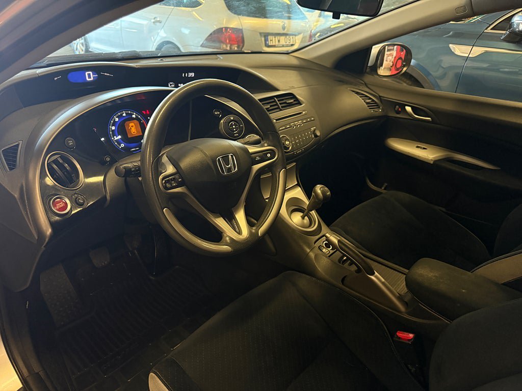 Vehicle Image 13