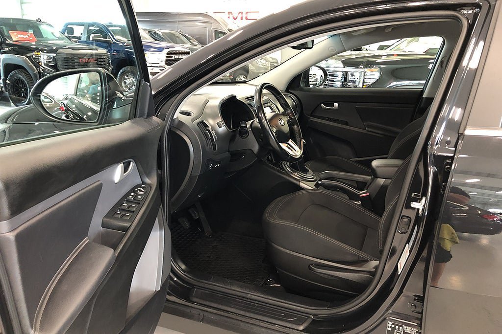 Vehicle Image 6