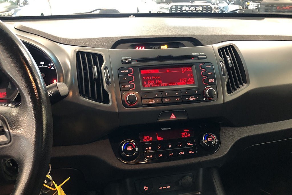 Vehicle Image 11