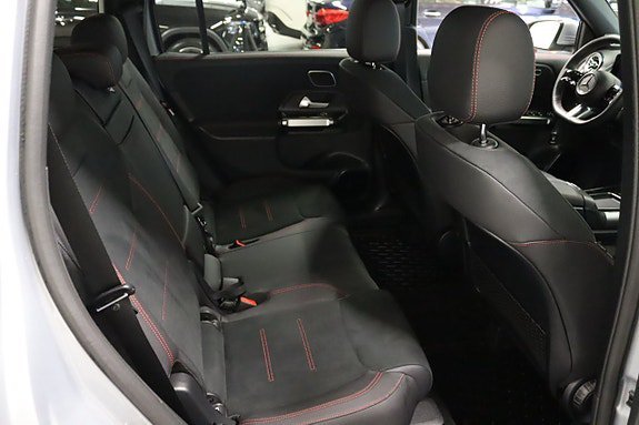 Vehicle Image 26