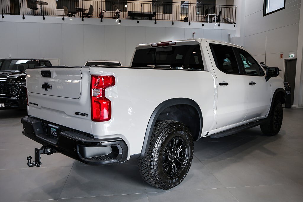 Vehicle Image 7