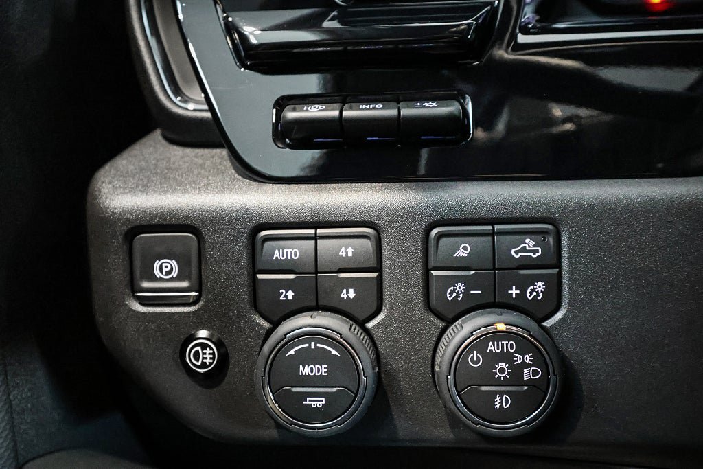 Vehicle Image 38