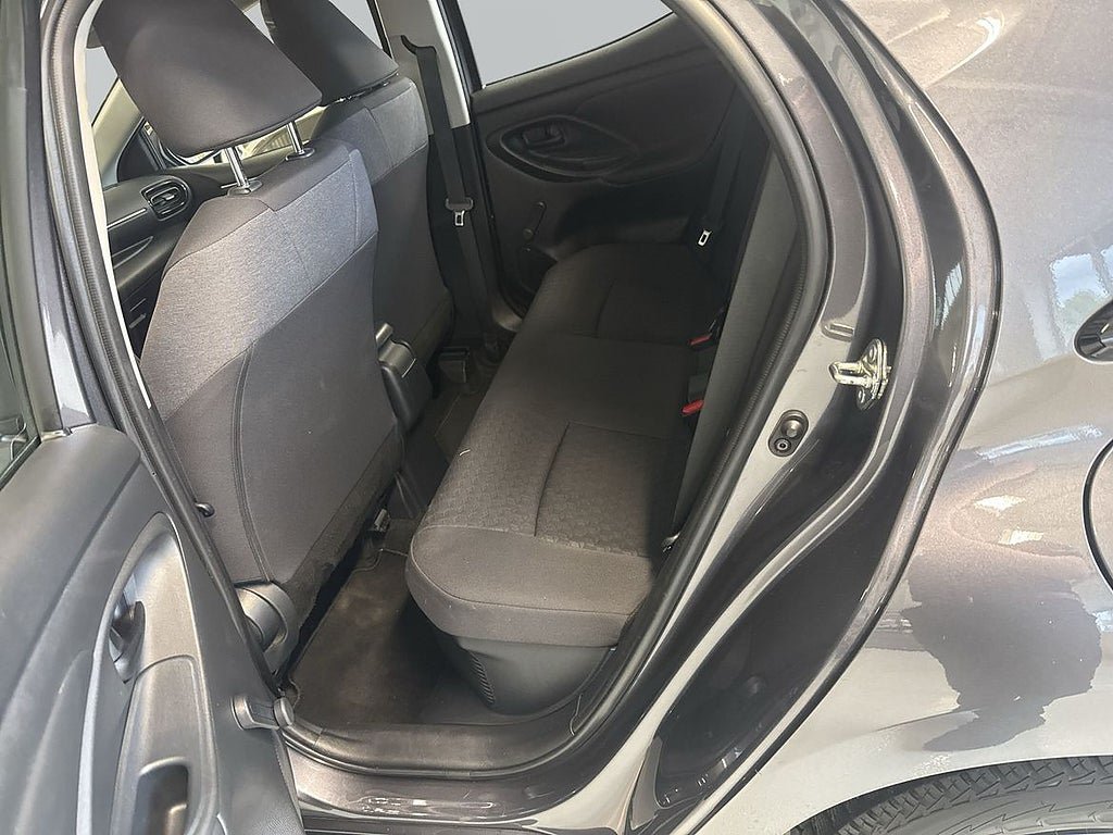 Vehicle Image 7