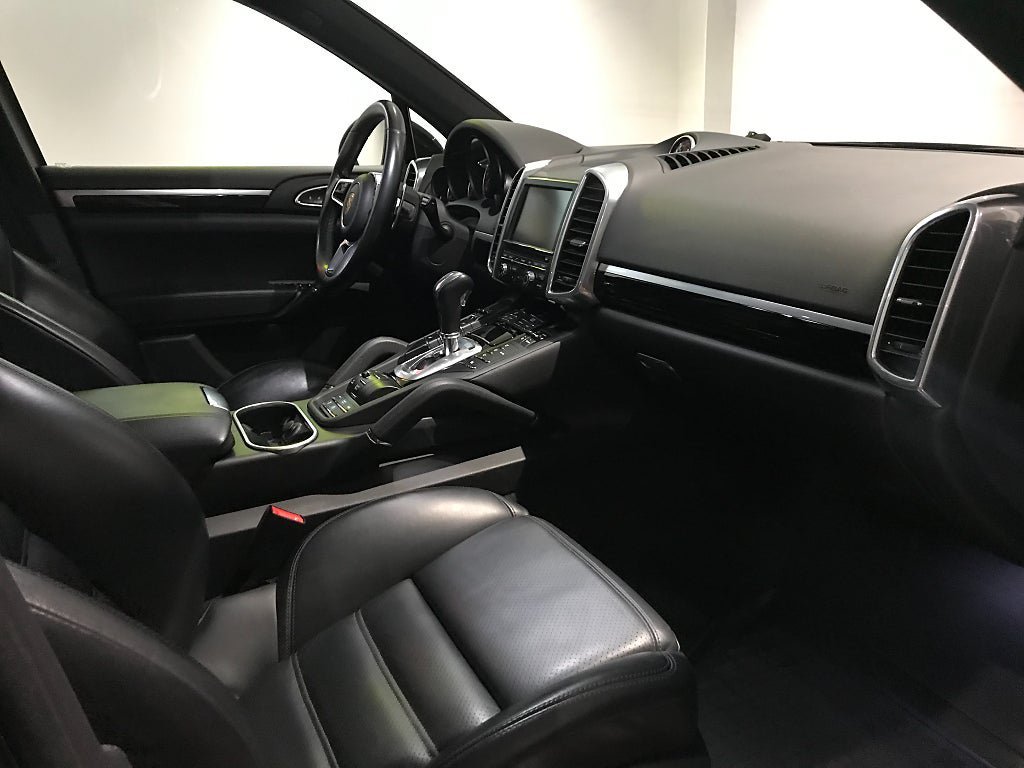 Vehicle Image 16