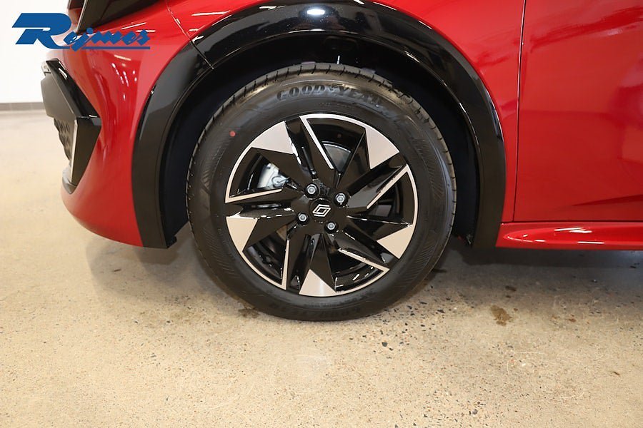 Vehicle Image 16