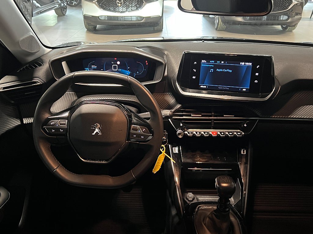 Vehicle Image 13