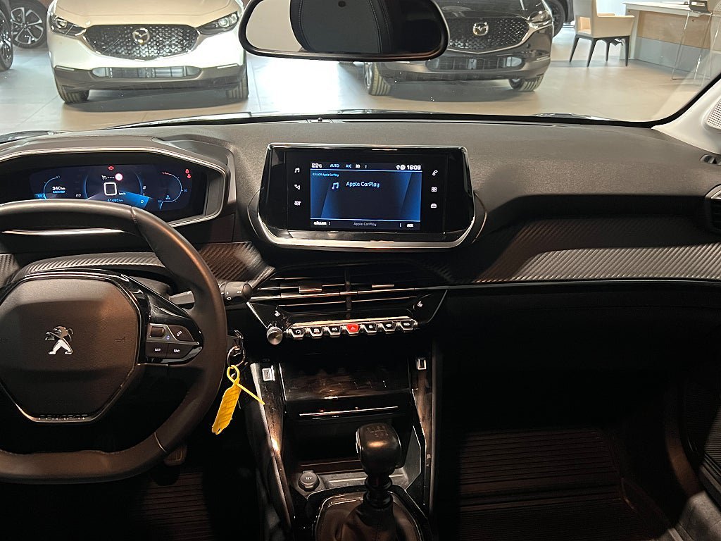 Vehicle Image 14