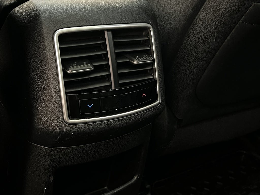 Vehicle Image 26