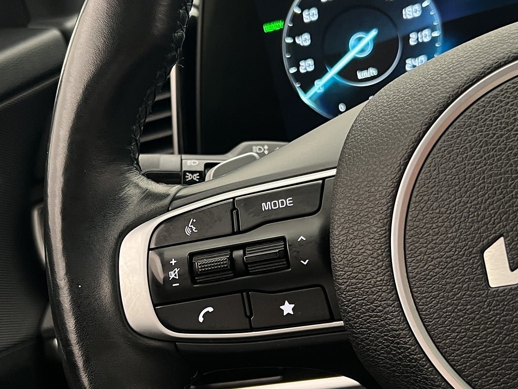 Vehicle Image 28