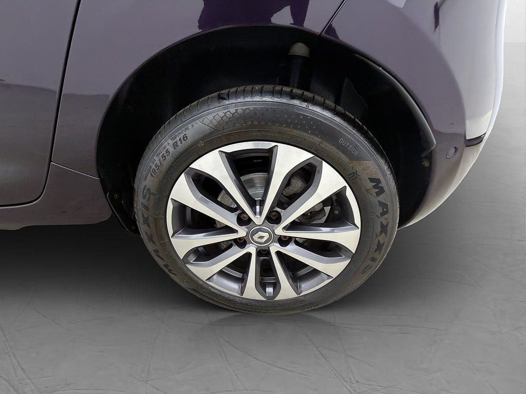 Vehicle Image 32