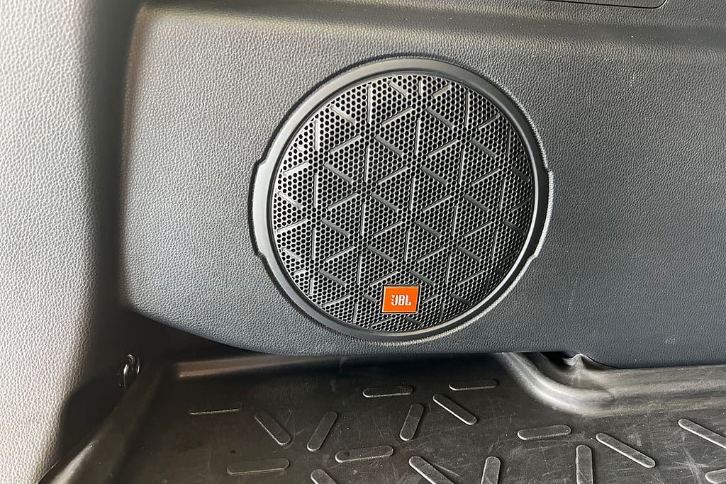 Vehicle Image 19