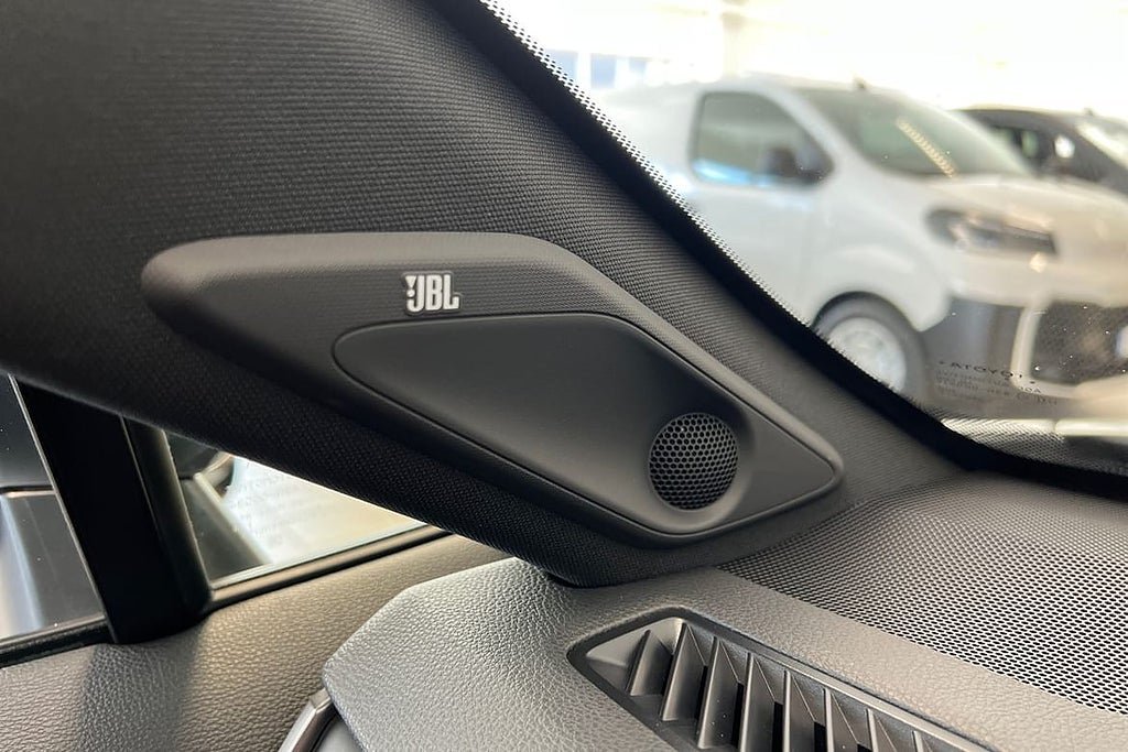 Vehicle Image 24