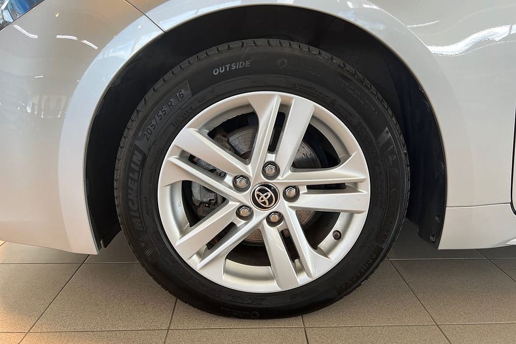 Vehicle Image 17