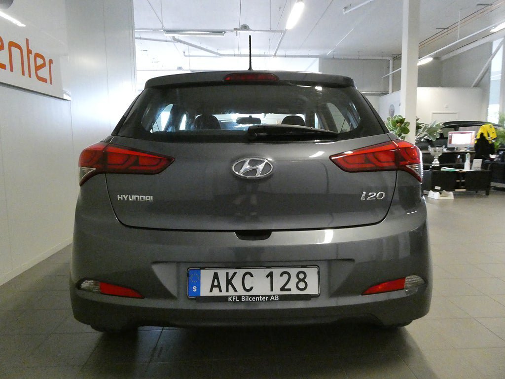 Vehicle Image 6