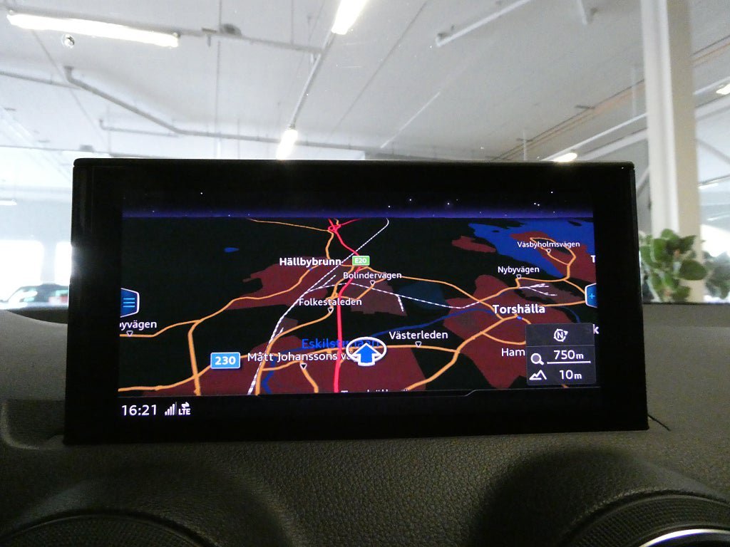 Vehicle Image 22
