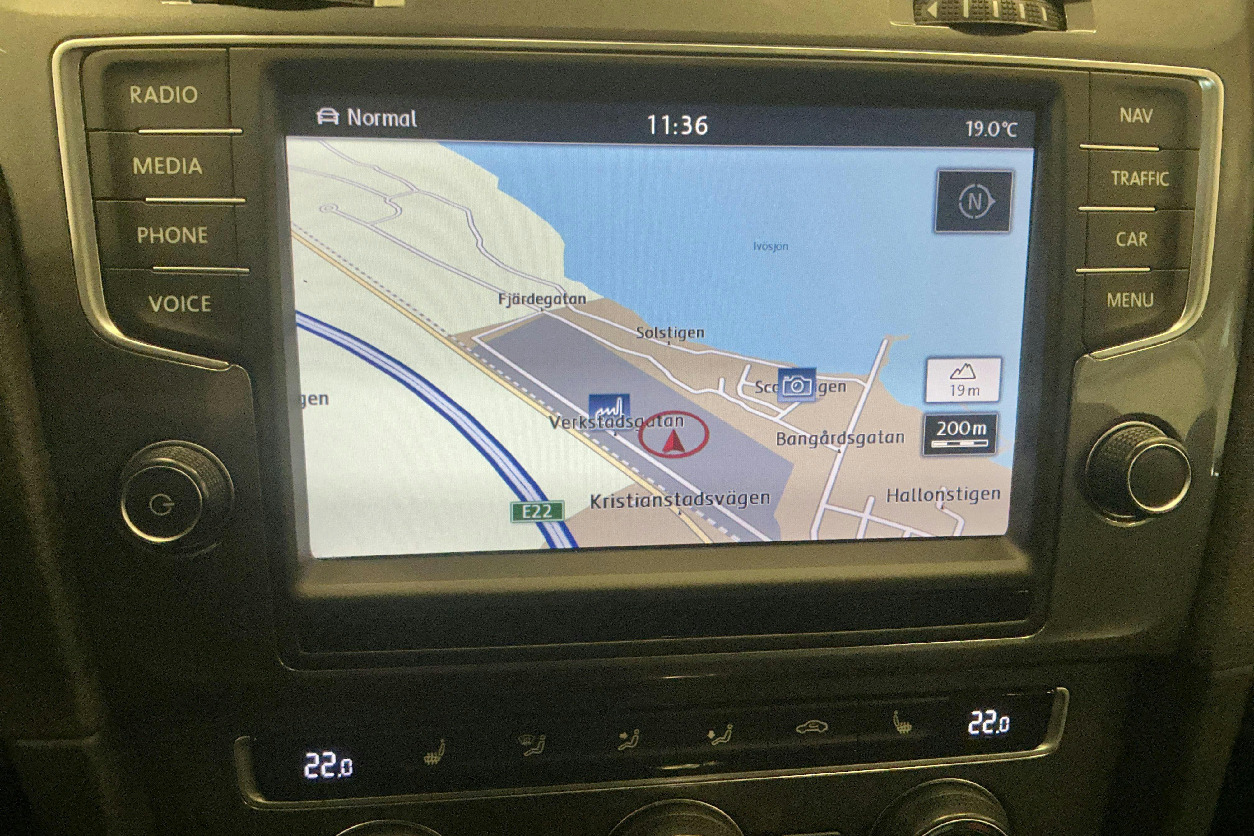 Vehicle Image 12