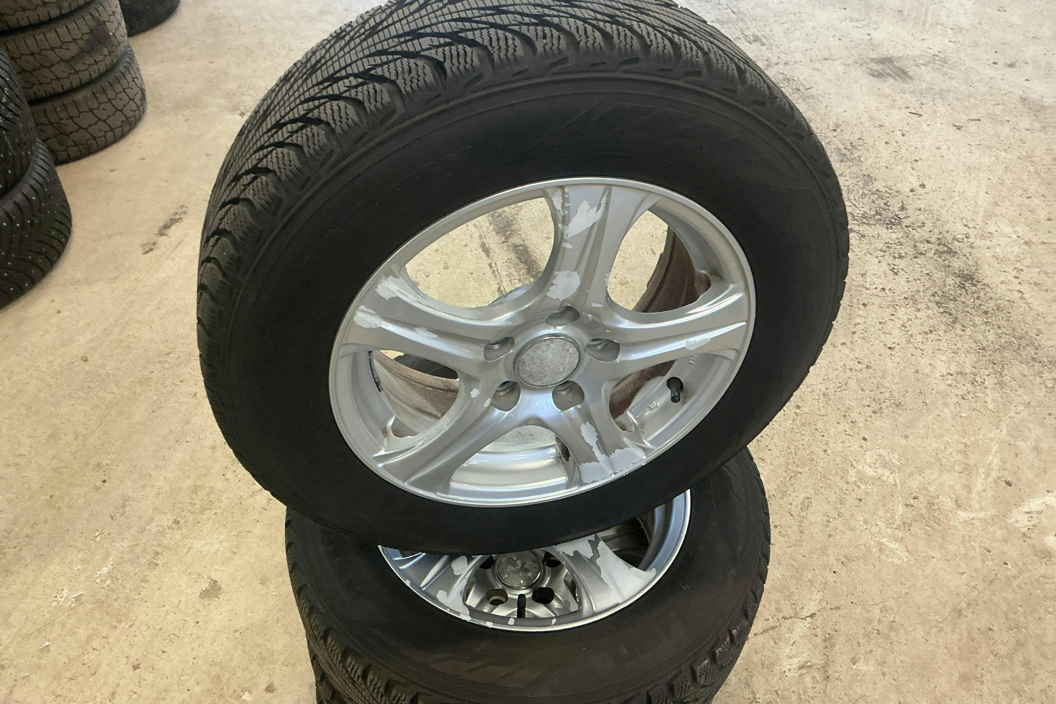 Vehicle Image 15
