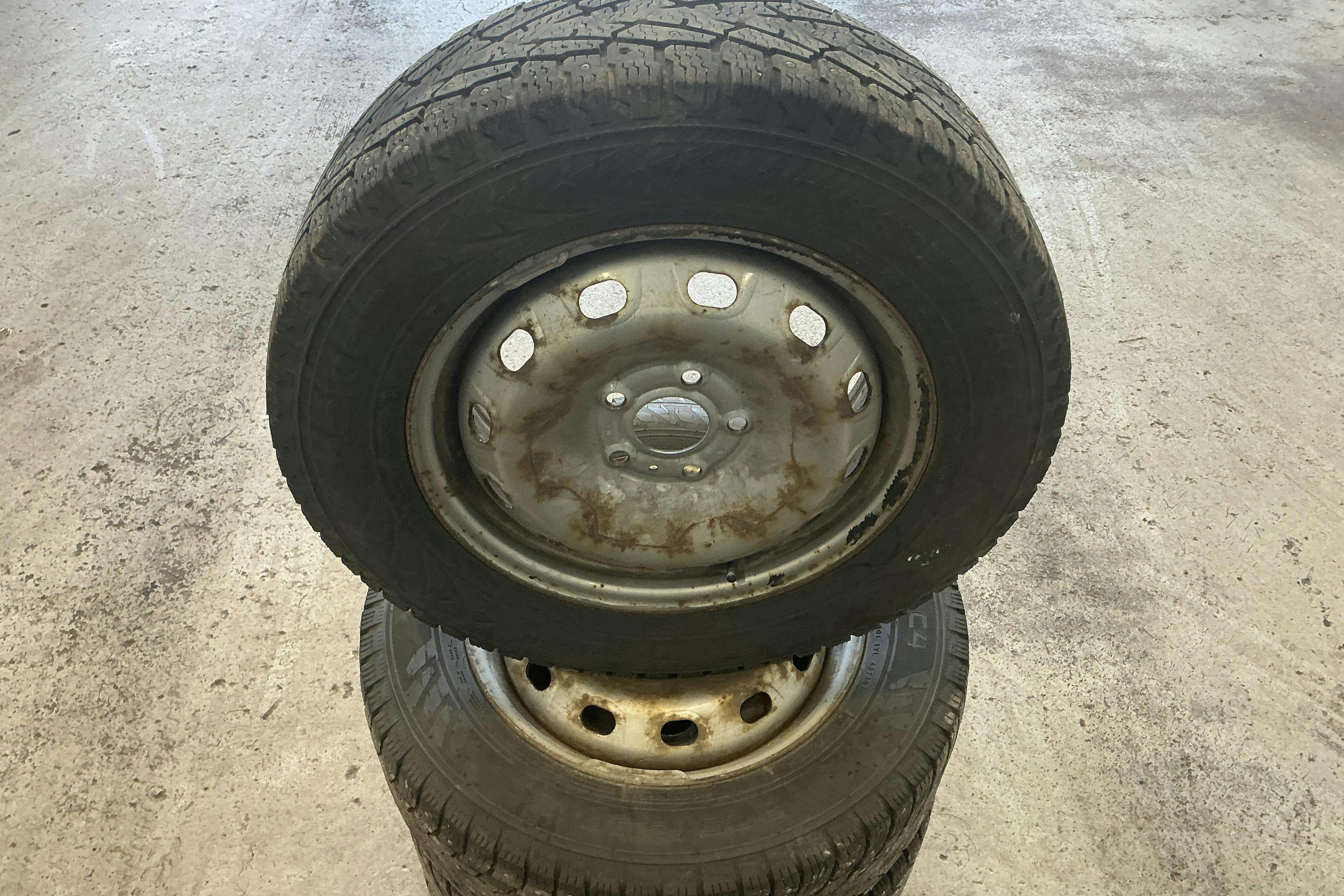 Vehicle Image 14