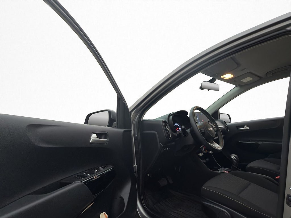 Vehicle Image 10