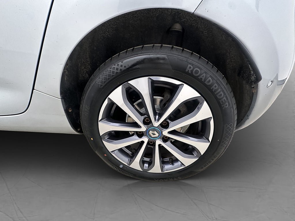 Vehicle Image 30