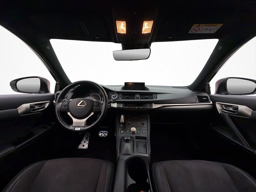 Vehicle Image 12