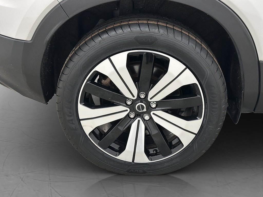 Vehicle Image 35