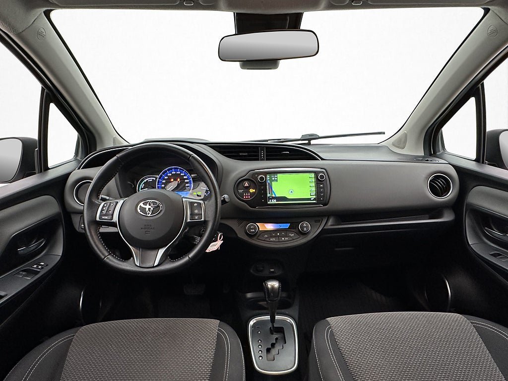 Vehicle Image 12