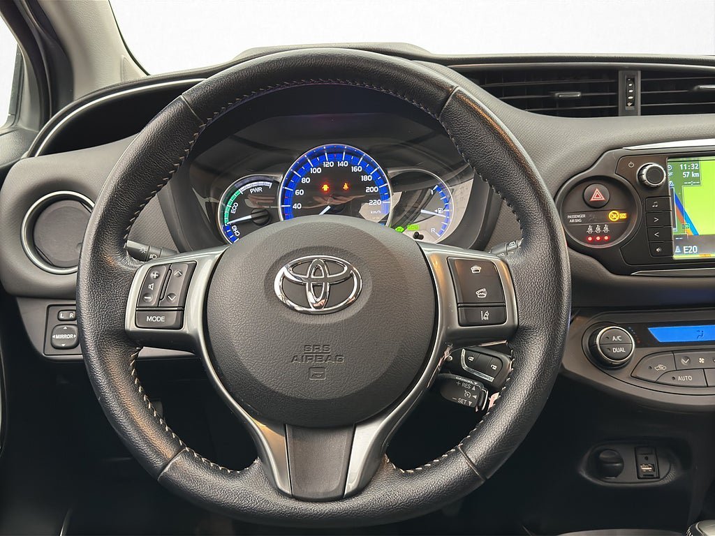 Vehicle Image 13