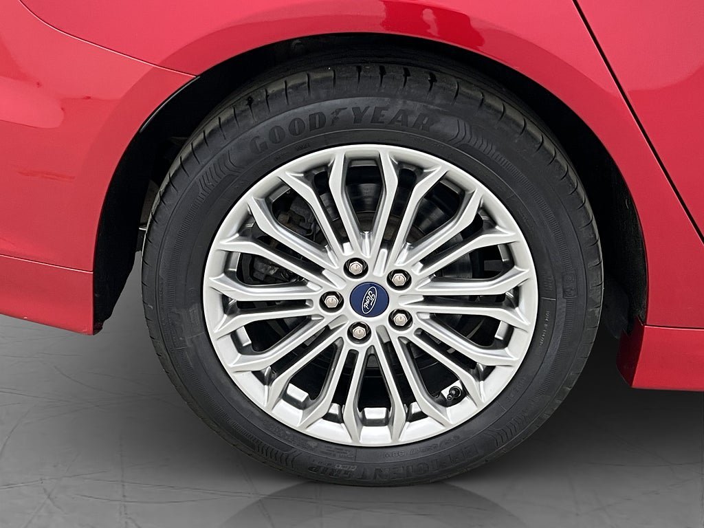 Vehicle Image 35