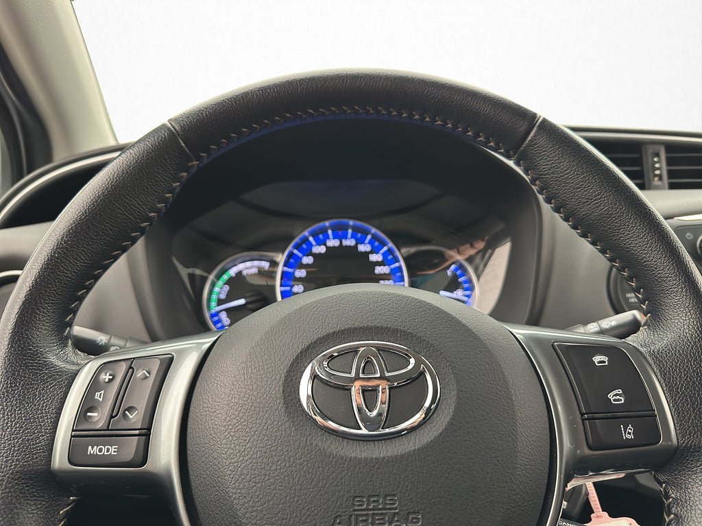 Vehicle Image 15