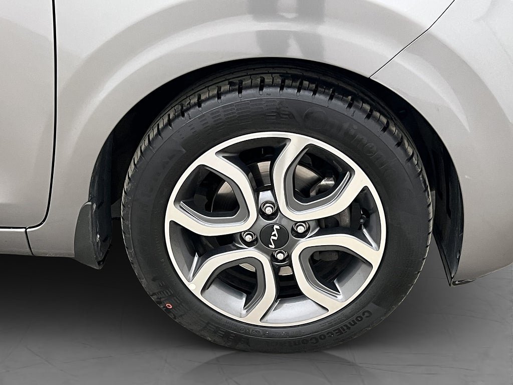 Vehicle Image 30